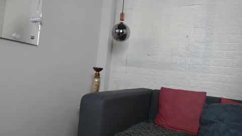 Layla online show from February 10, 1:03 am