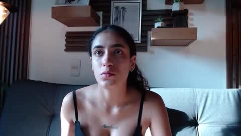 Layla online show from November 22, 9:03 pm