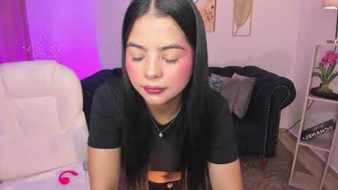 Layla Breezee online show from January 18, 12:31 pm