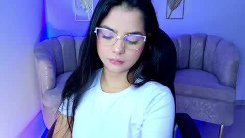Layla Breezee online show from May 3, 11:16 am
