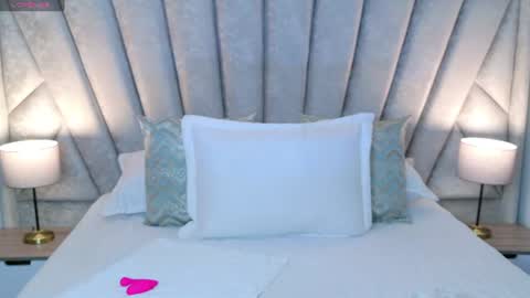 Snapshot of layla_breezee_ chatting on July 21, 11:34 am Layla Breezee online show from July 21, 11:34 am