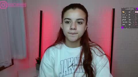 Layla online show from January 12, 1:05 pm