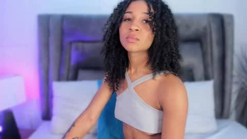 layla_clarke online show from March 5, 3:29 am