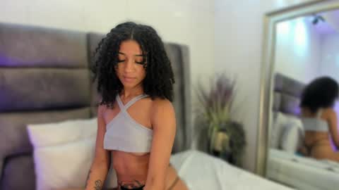 layla_clarke online show from March 5, 6:33 am