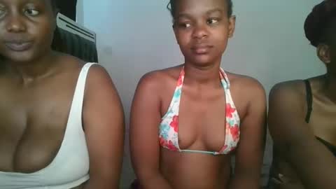 layla_cutiee online show from February 26, 7:29 am
