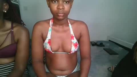 layla_cutiee online show from March 8, 7:17 pm