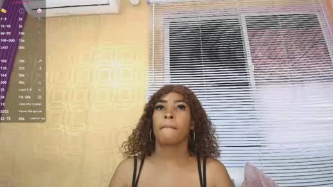 Snapshot of layla_lell chatting on June 5, 12:44 pm L A Y L A online show from June 5, 12:44 pm