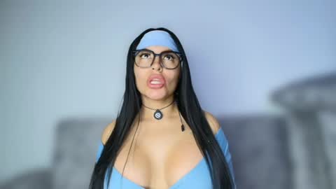 Layla online show from May 3, 4:07 am
