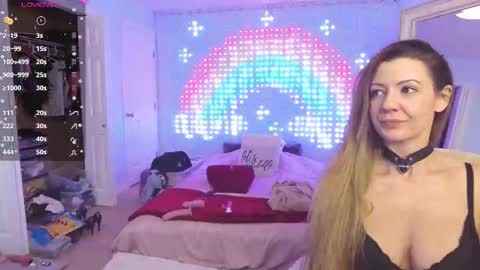 Snapshot of laylaa_dreams chatting on October 29, 2:14 am Laylaa Dreams online show from October 29, 2:14 am