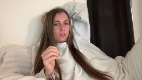 Snapshot of laylahlaylah1 chatting on October 24, 7:32 pm laylahlaylah1 online show from October 24, 7:32 pm