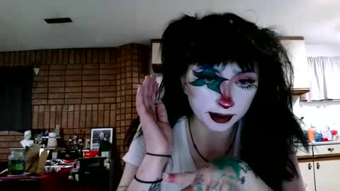 Layla Kills online show from January 9, 10:20 am