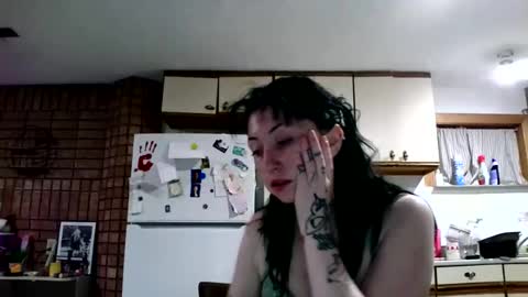 Layla Kills online show from October 25, 7:05 am