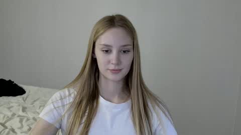 LaylaPretty001 online show from December 5, 8:00 am