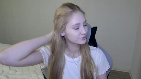 LaylaPretty001 online show from November 11, 5:18 am