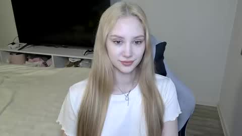 LaylaPretty001 online show from March 23, 5:22 am