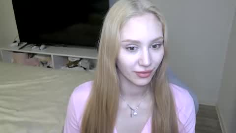 Snapshot of laylapretty001 chatting on March 25, 5:35 am LaylaPretty001 online show from March 25, 5:35 am
