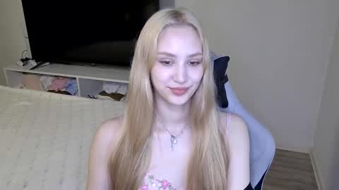 Snapshot of laylapretty001 chatting on May 20, 4:29 am LaylaPretty001 online show from May 20, 4:29 am