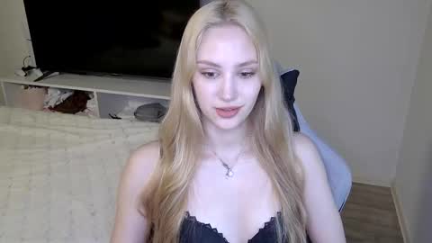 Snapshot of laylapretty001 chatting on May 21, 4:19 am LaylaPretty001 online show from May 21, 4:19 am