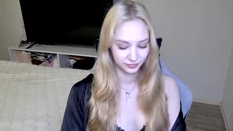 Snapshot of laylapretty001 chatting on May 25, 4:18 am LaylaPretty001 online show from May 25, 4:18 am