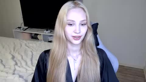 Snapshot of laylapretty001 chatting on June 11, 5:05 am LaylaPretty001 online show from June 11, 5:05 am