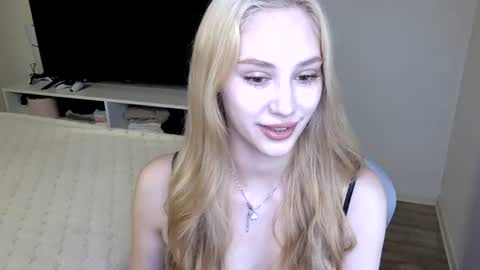 Snapshot of laylapretty001 chatting on July 21, 4:15 am LaylaPretty001 online show from July 21, 4:15 am