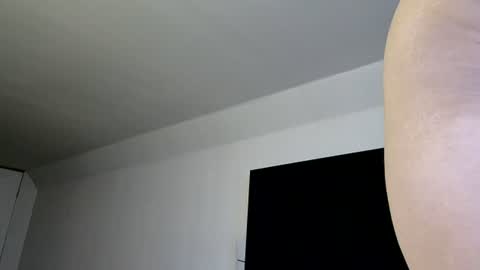 Snapshot of laylapretty001 chatting on July 24, 4:54 am LaylaPretty001 online show from July 24, 4:54 am