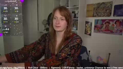 Snapshot of laylas_universe chatting on July 16, 11:33 pm Layla Universe online show from July 16, 11:33 pm