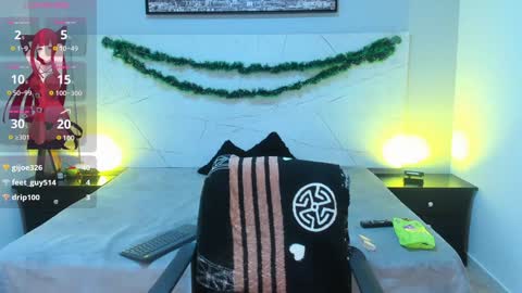 Layla Taylor online show from December 15, 1:00 pm