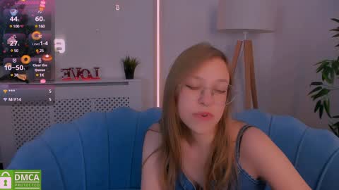 Snapshot of layriantavee chatting on January 5, 9:59 am layriantavee online show from January 5, 9:59 am