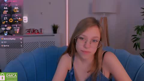 Snapshot of layriantavee chatting on January 5, 1:04 pm layriantavee online show from January 5, 1:04 pm