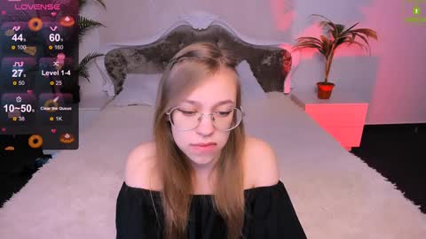 Snapshot of layriantavee chatting on January 15, 7:15 am layriantavee online show from January 15, 7:15 am