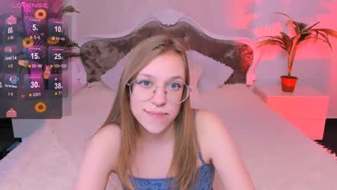 Snapshot of layriantavee chatting on January 23, 11:26 am layriantavee online show from January 23, 11:26 am