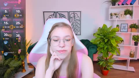 Snapshot of layriantavee chatting on February 1, 7:05 am layriantavee online show from February 1, 7:05 am