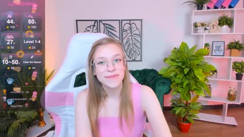 Snapshot of layriantavee chatting on February 1, 2:02 pm layriantavee online show from February 1, 2:02 pm