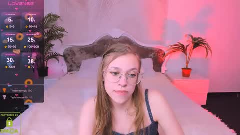 Snapshot of layriantavee chatting on February 12, 12:12 pm layriantavee online show from February 12, 12:12 pm