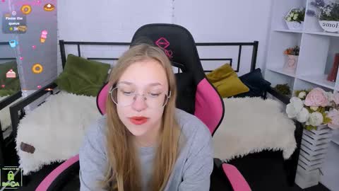 Snapshot of layriantavee chatting on September 17, 6:04 am layriantavee online show from September 17, 6:04 am