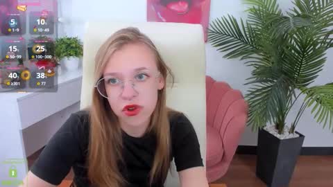 Snapshot of layriantavee chatting on September 22, 6:15 am layriantavee online show from September 22, 6:15 am