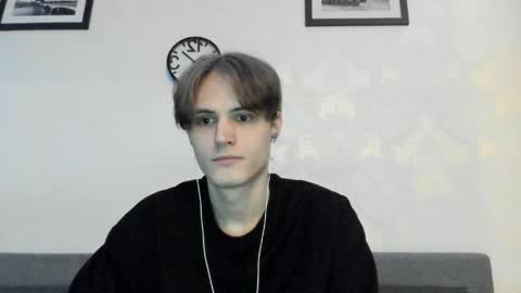 Snapshot of lazaret1k chatting on May 13, 7:11 pm Vladi online show from May 13, 7:11 pm