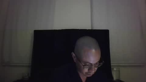 Snapshot of lazy_bad_boy chatting on May 19, 12:05 am lazy_bad_boy online show from May 19, 12:05 am