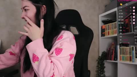 Snapshot of lazynut chatting on October 24, 4:42 am Lisa online show from October 24, 4:42 am