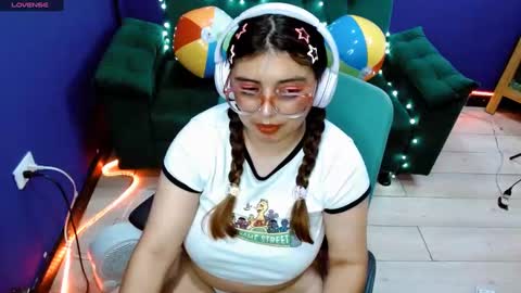 Snapshot of lcherryblossoml chatting on September 18, 5:15 pm lcherryblossoml online show from September 18, 5:15 pm