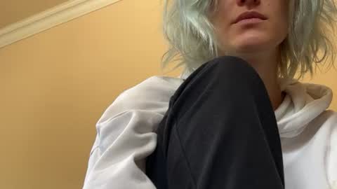 Snapshot of lea__elfie chatting on August 4, 7:44 am Lea Elfie online show from August 4, 7:44 am