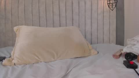    online show from March 7, 11:49 pm