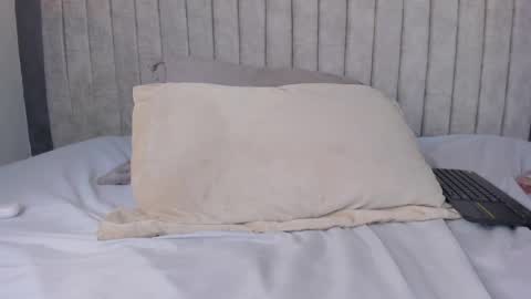    online show from March 11, 10:20 pm