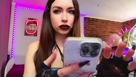 lea_loon online show from May 6, 9:03 am