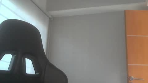 leowolf online show from November 14, 7:45 pm