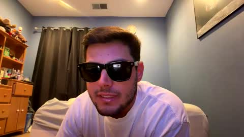 Snapshot of leaderzac chatting on May 26, 2:40 am leaderzac online show from May 26, 2:40 am
