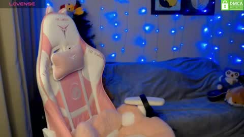 Snapshot of leah__gotty chatting on December 20, 2:27 pm Leah  Gotty online show from December 20, 2:27 pm