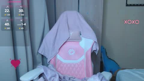 Leah  Gotty online show from December 2, 2:06 am