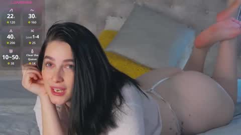 Snapshot of leah_brooks chatting on November 19, 5:02 pm Dia online show from November 19, 5:02 pm